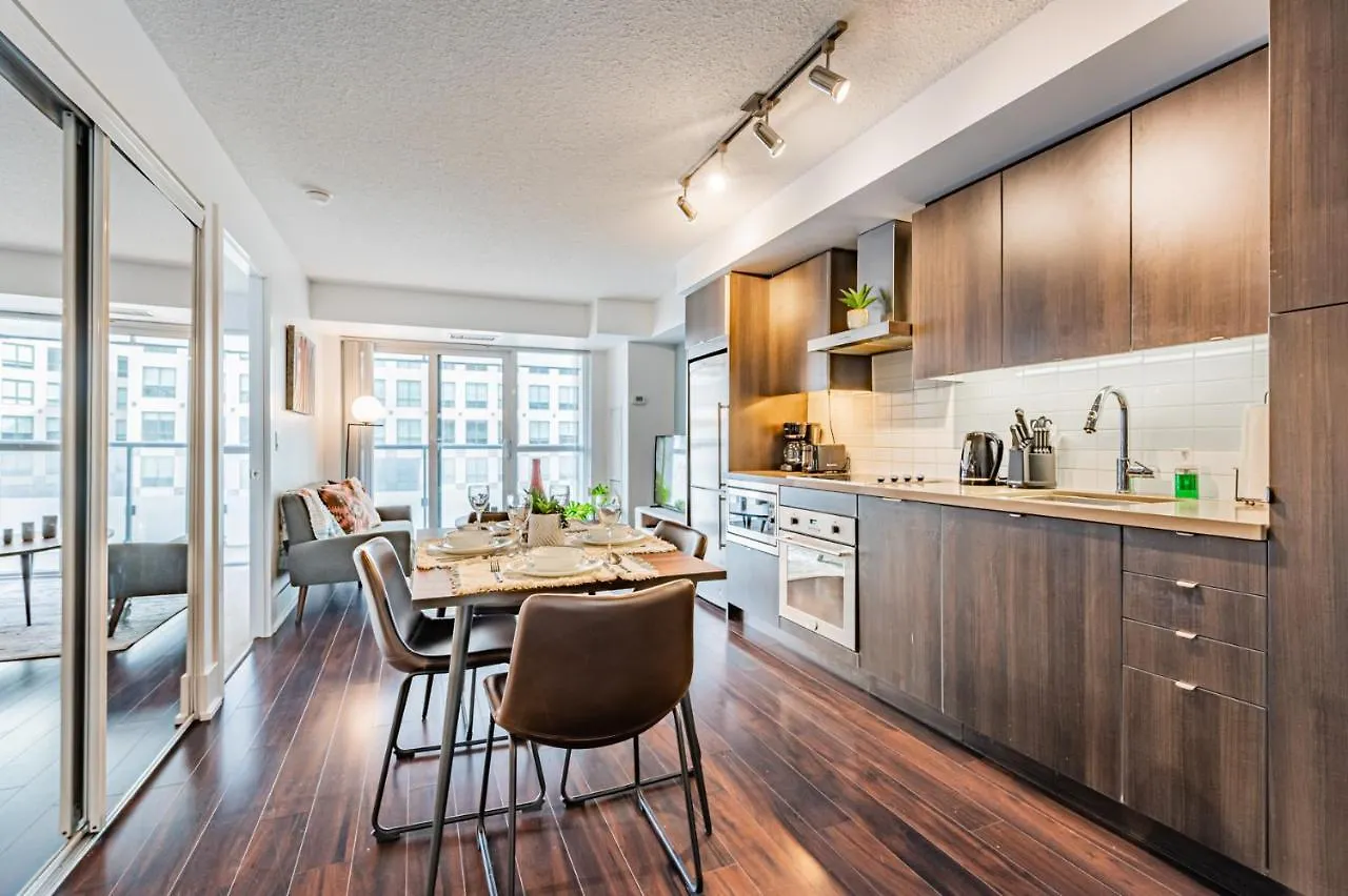 300 West Apartments Toronto