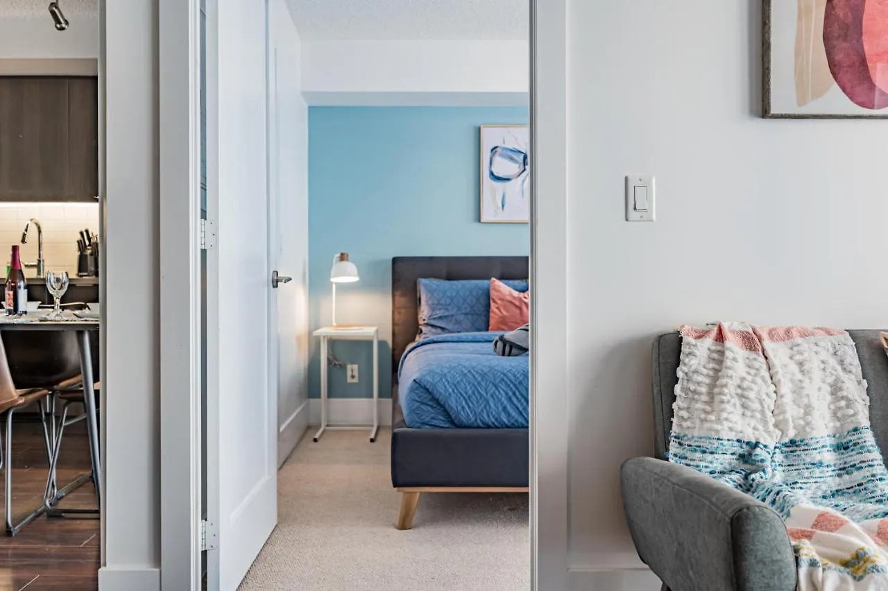 300 West Apartments Toronto
