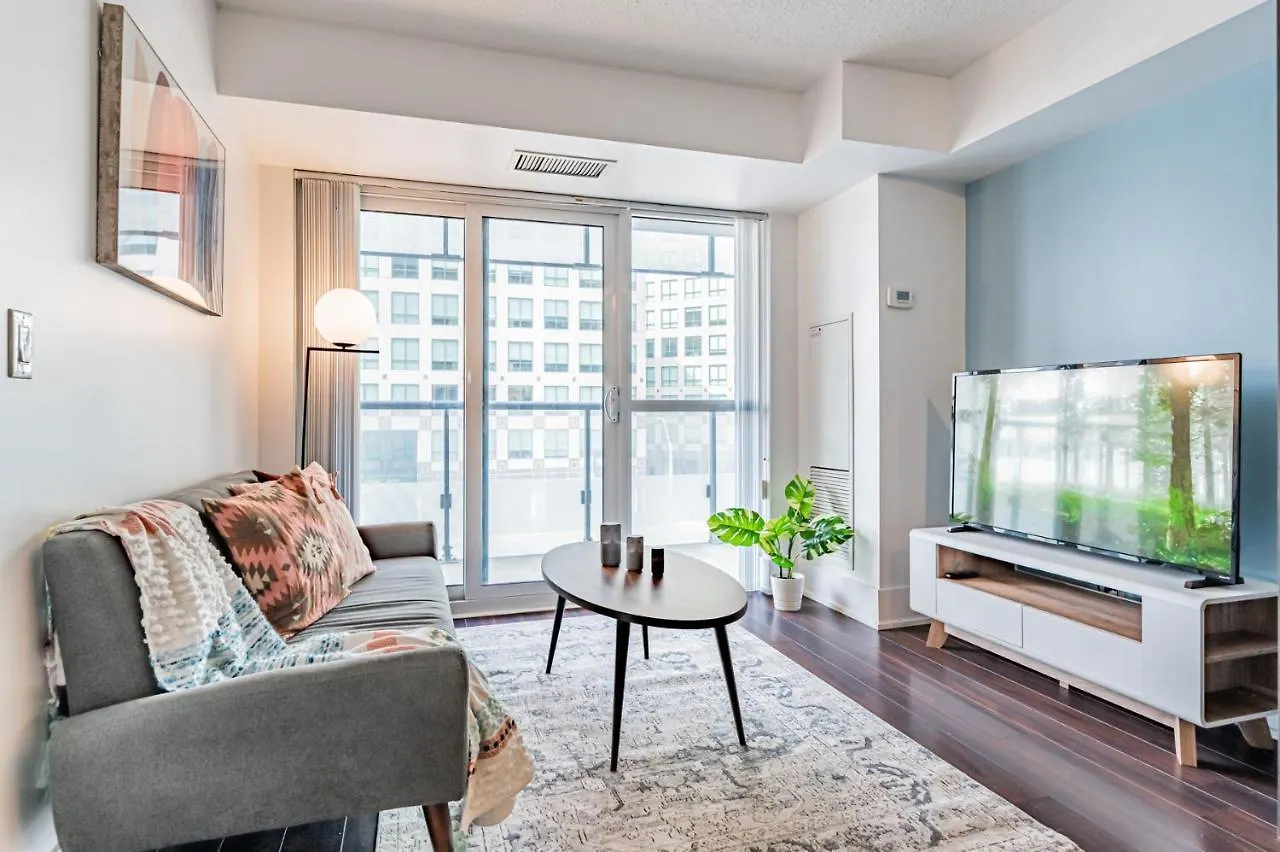300 West Apartments Toronto 0*,  Kanada