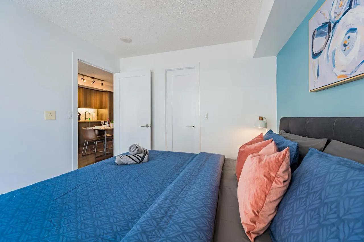 300 West Apartments Toronto 0*,  Kanada